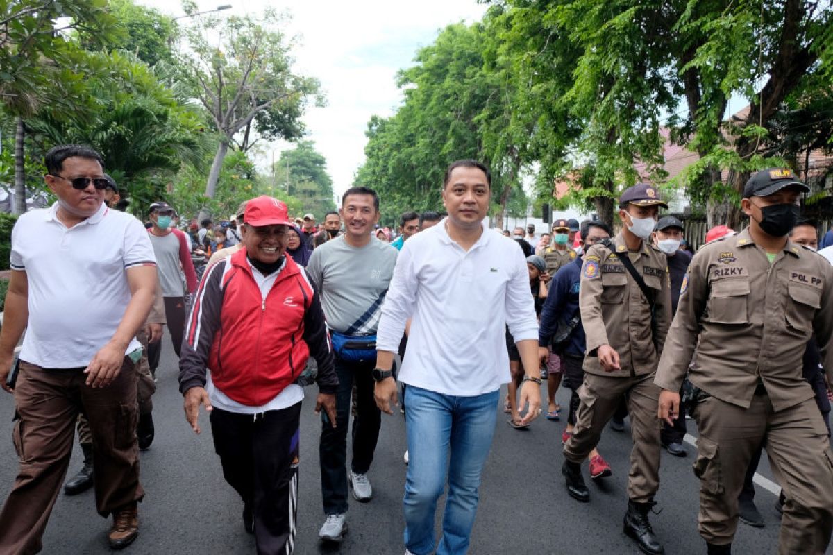 Eri Cahyadi ajak warga Surabaya jalan bersama dua pekan sekali