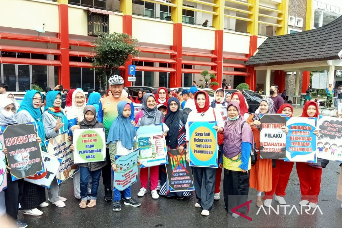 Sumbar kampanyekan stop kekerasan pada perempuan dan anak