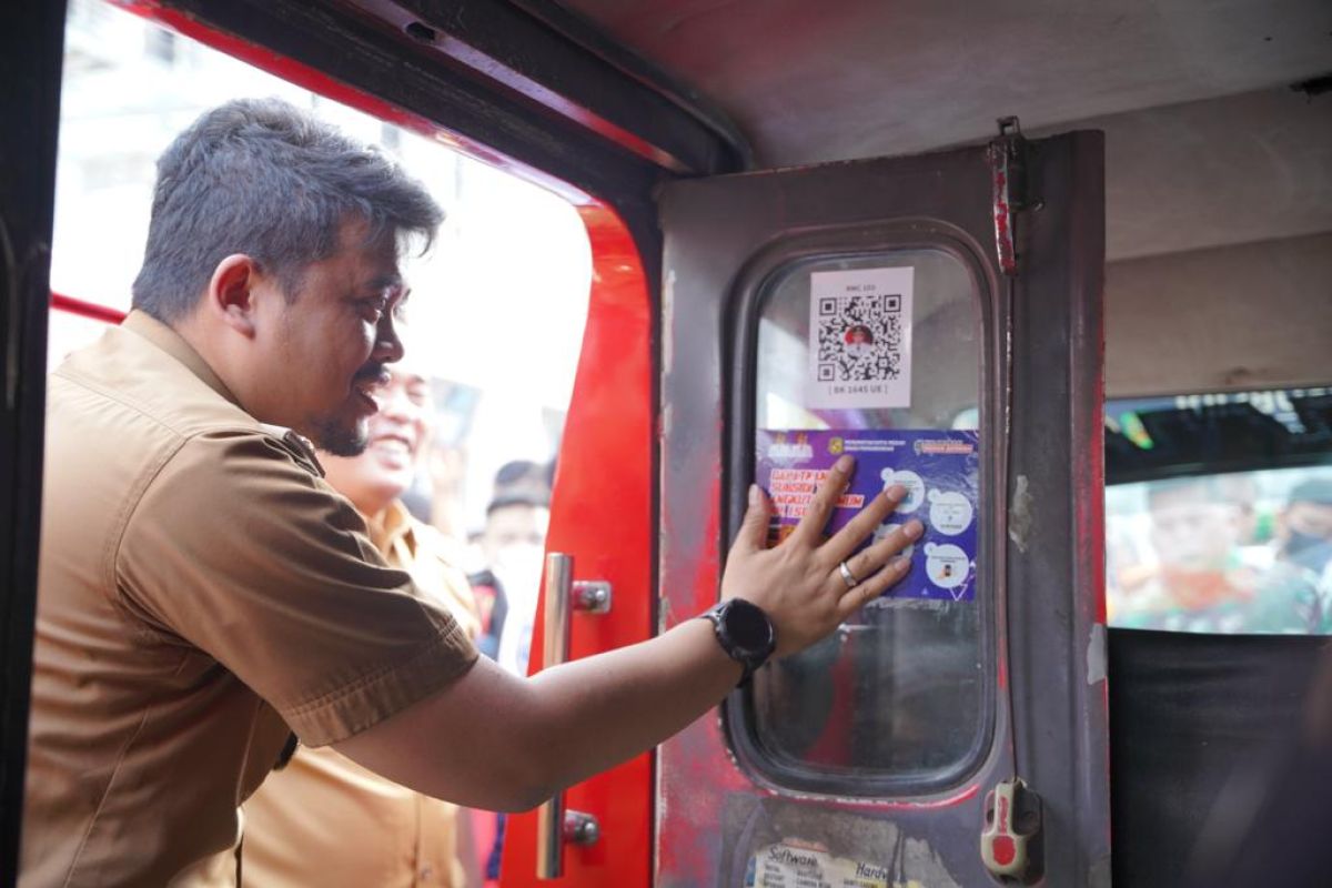 Wali Kota Medan Bobby Nasution beri subsidi kepada 900 angkot