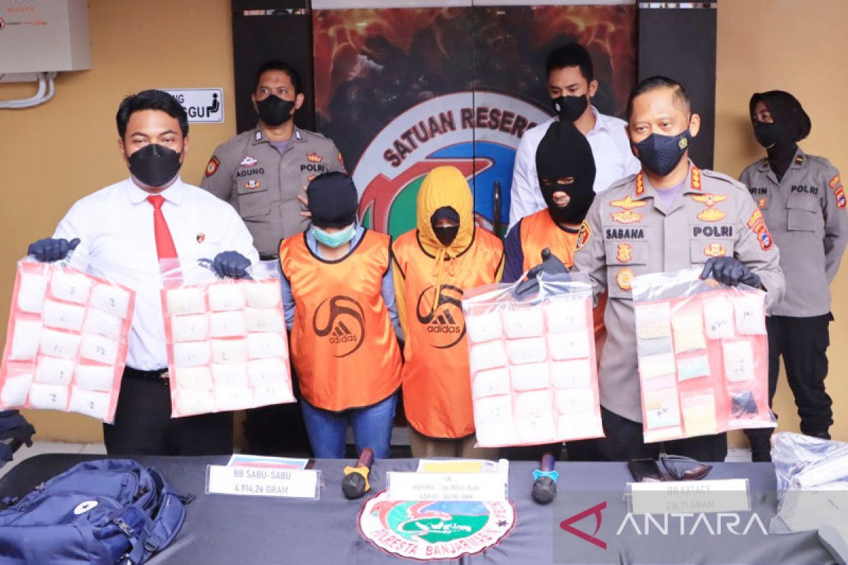 Polisi ringkus pasutri di Banjarmasin edarkan 4,9 kilogram sabu-sabu