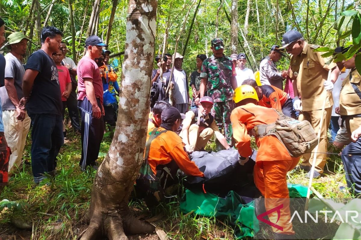 Tim SAR berhasil temukan korban terakhir terseret arus Sungai Rewod