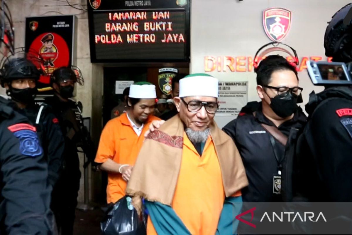 Polda Metro serahkan 10 tersangka Khilafatul Muslimin ke kejaksaan