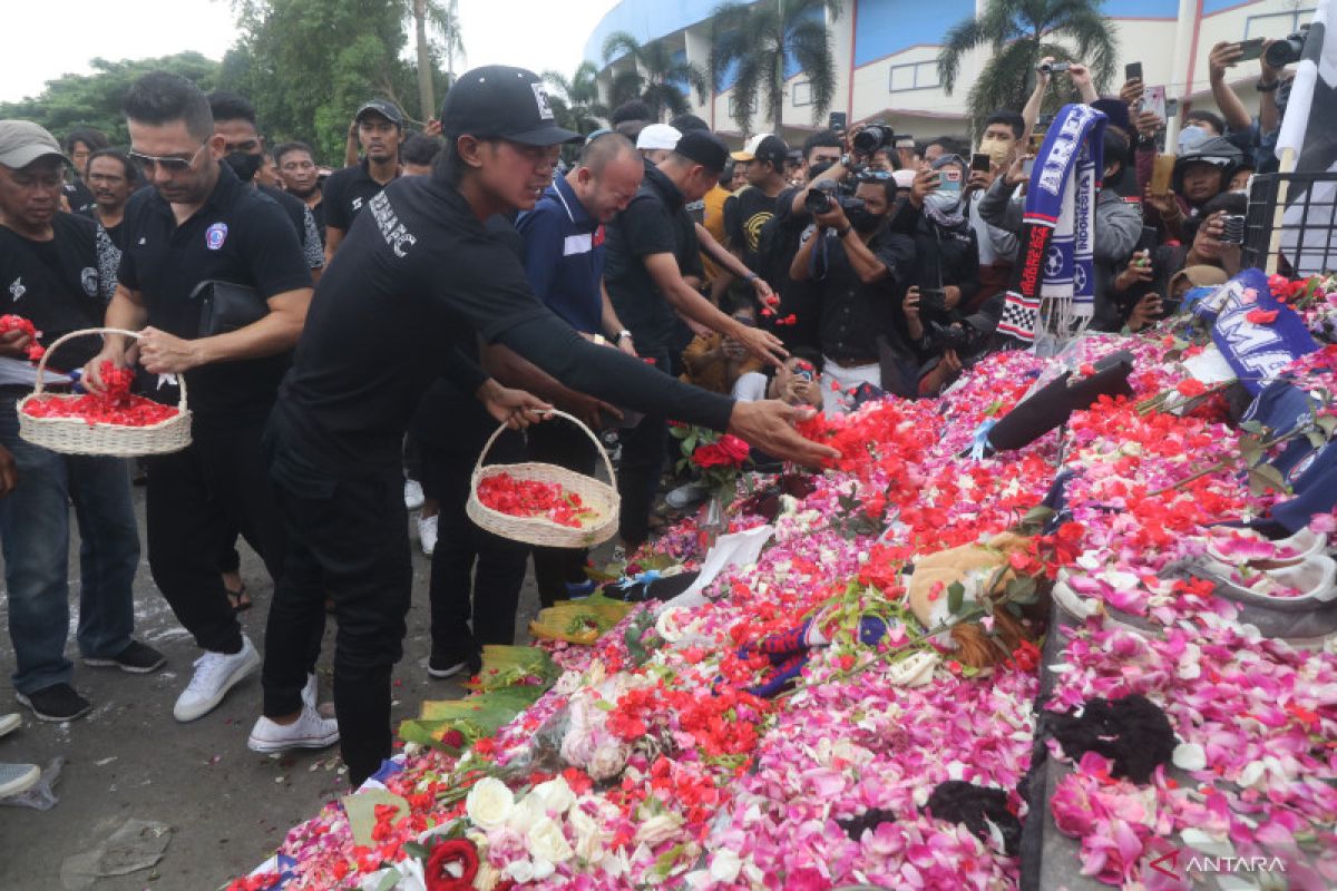 33 anak meninggal dalam tragedi Kanjuruhan Malang