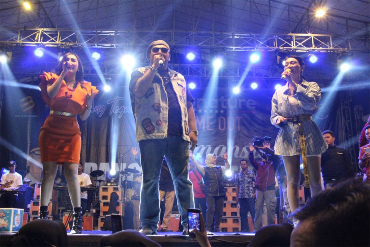 Naikkan kelas PKL, Pemkot Tegal hadirkan artis ibukota