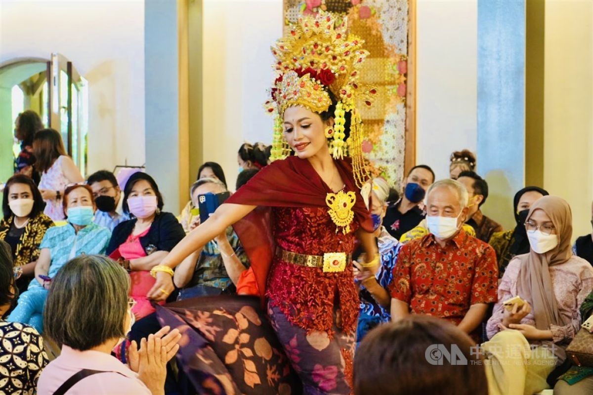 Peragaan busana batik WNI disorot media Taiwan