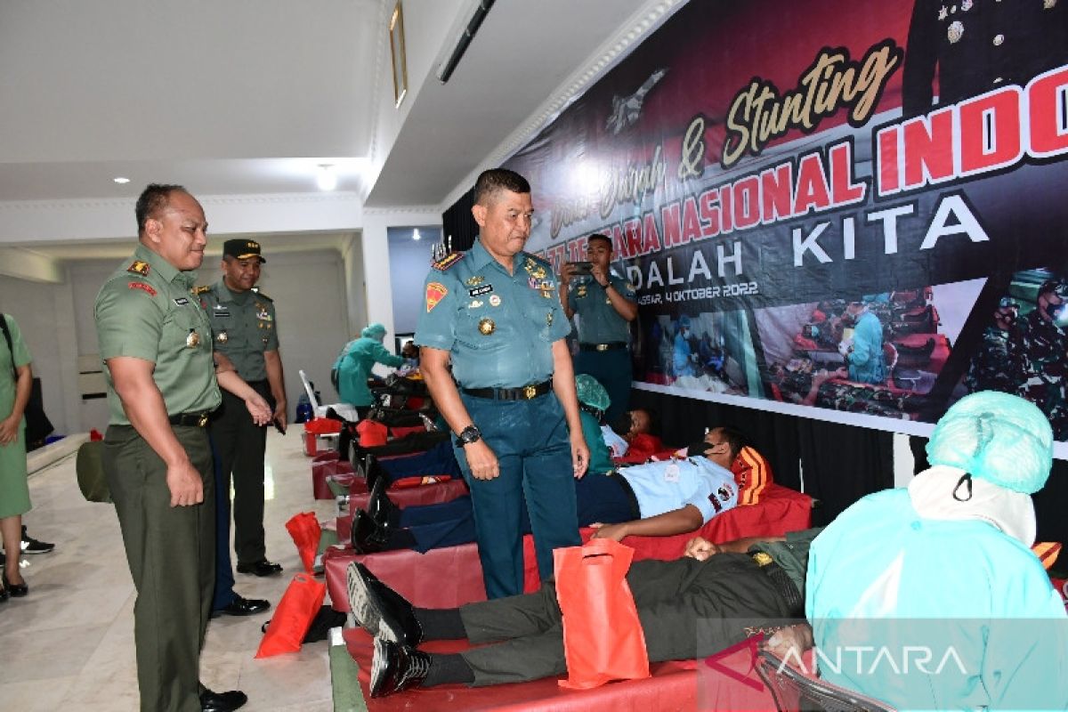 Lantamal VI Makassar gelar bakti sosial guna menyambut HUT Ke-77 TNI