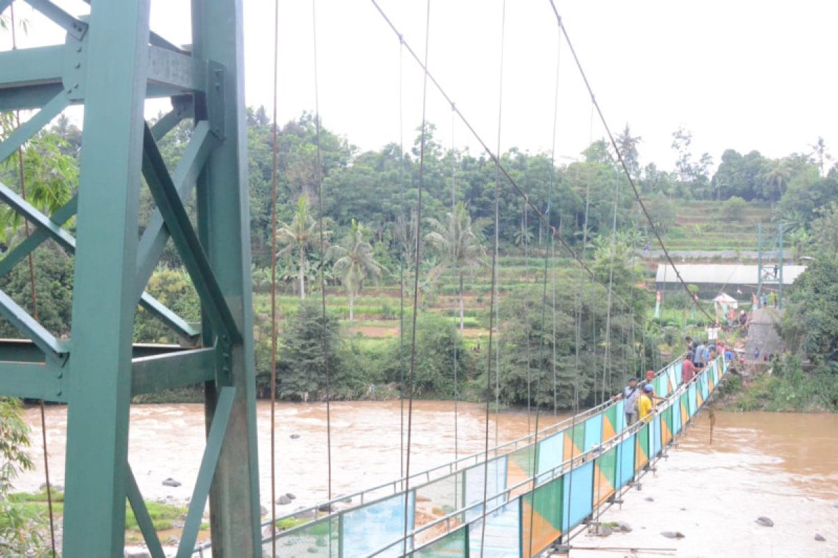 Pemkab Bogor target selesaikan 30 jembatan gantung dalam setahun