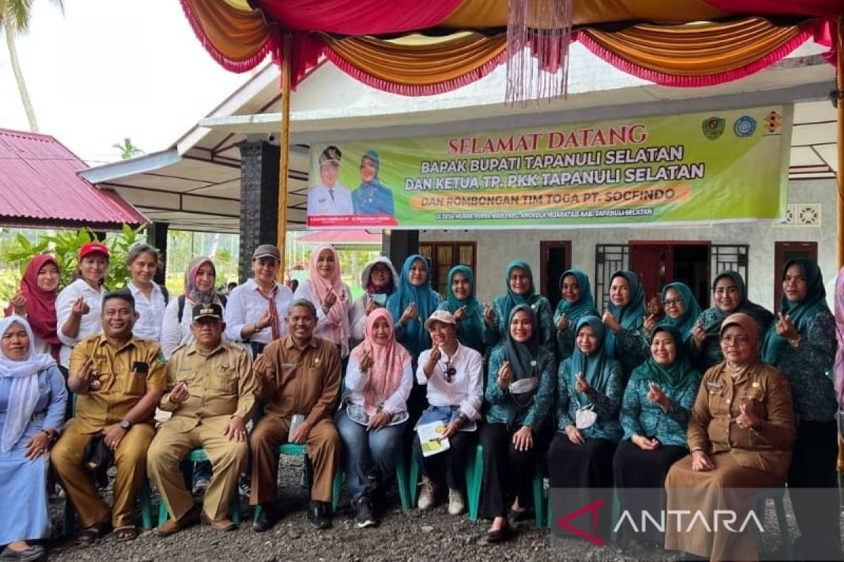 PT Socfindo Conservation - PKK Tapsel tanam perdana bibit TOGA