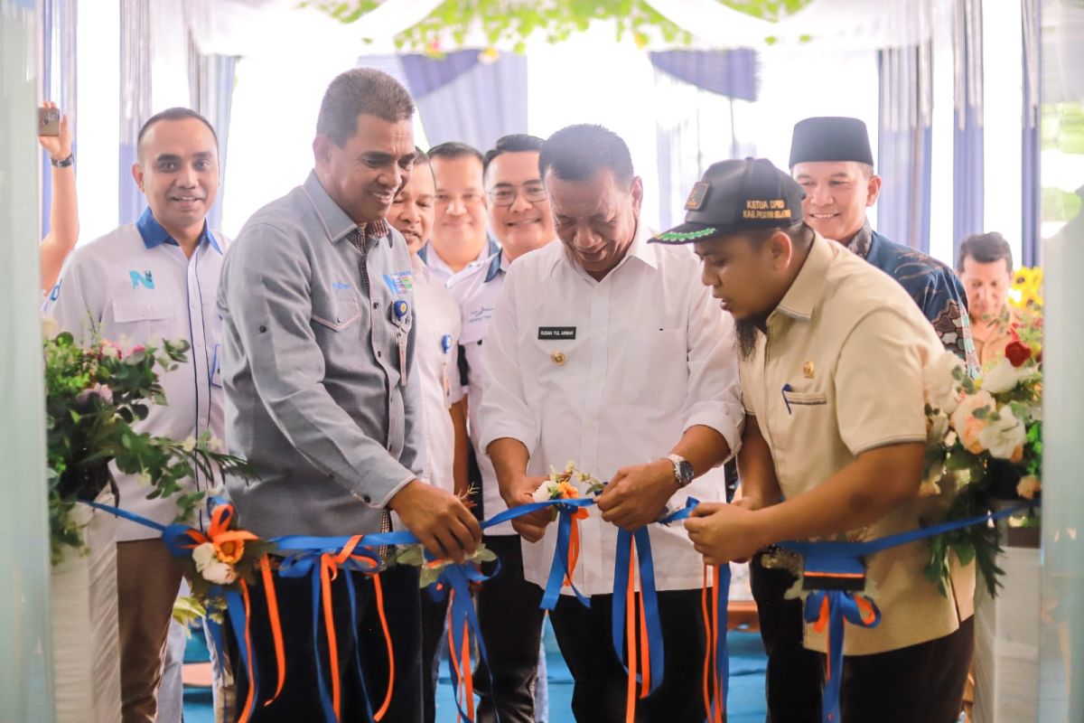 Bupati Pesisir Selatan Resmikan Kantor Baru Bank Nagari di Kambang