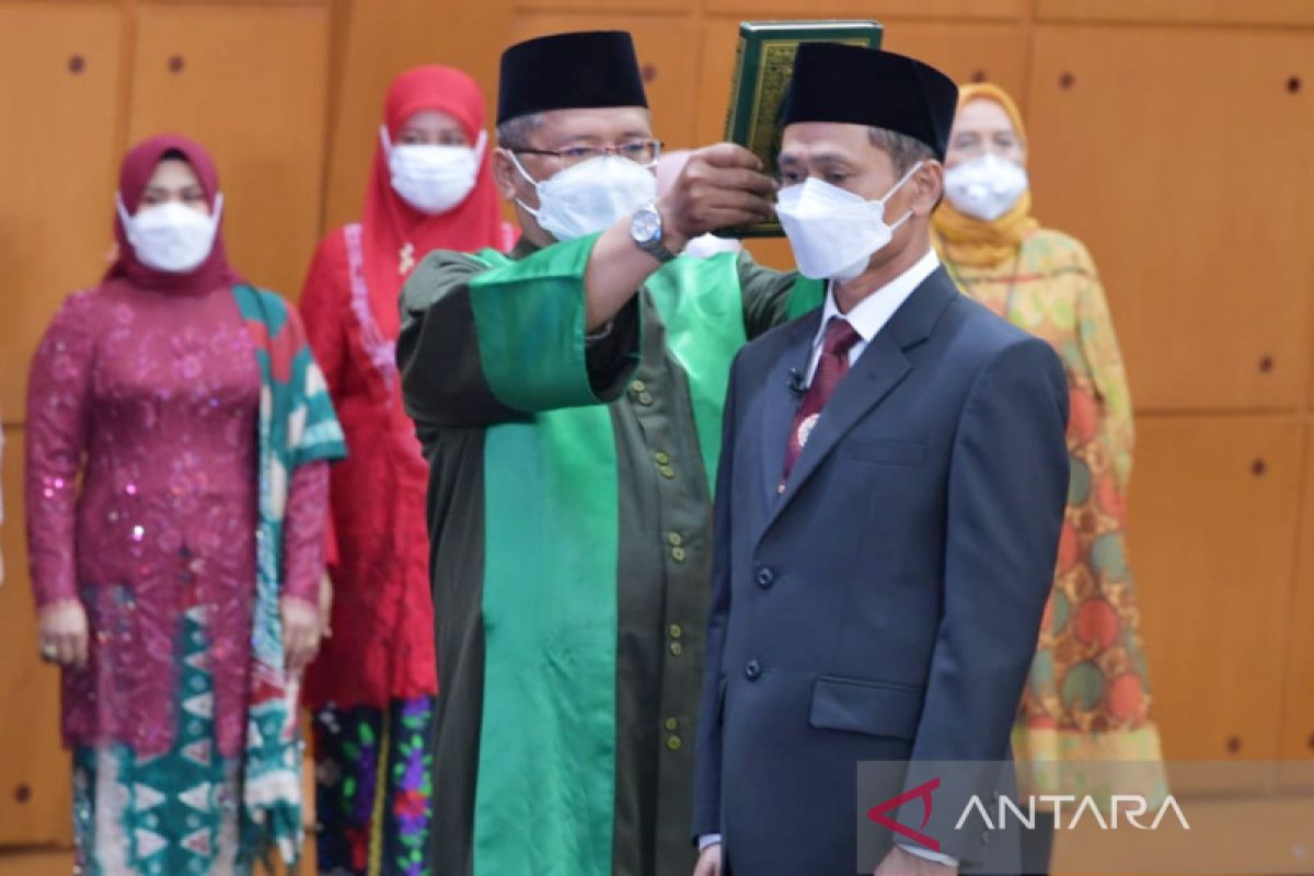 Prof Ahmad pimpin ULM gantikan Sutarto