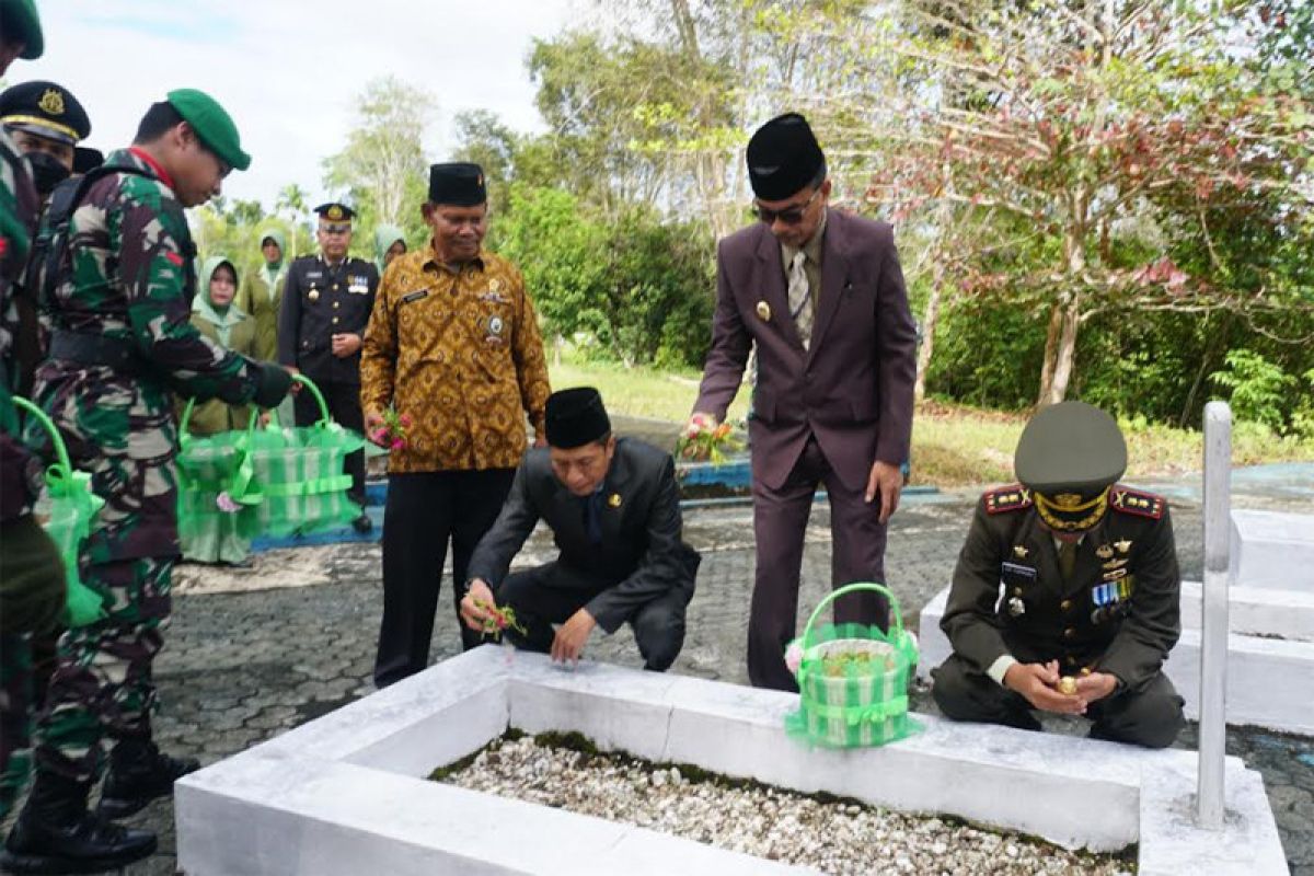 Wakil Bupati Barut ikuti ziarah nasional peringatan HUT ke-77 TNI