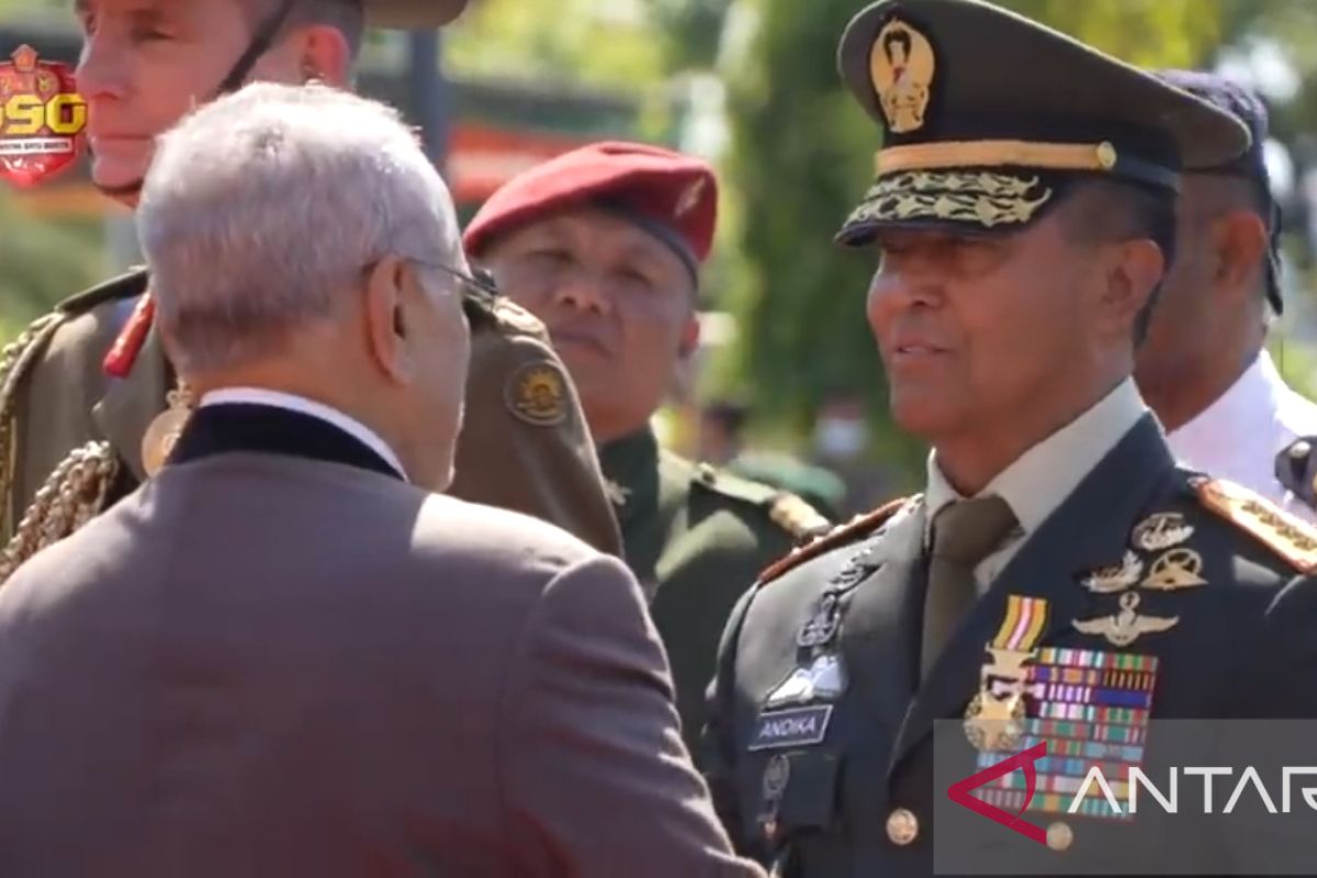 Military chief receives medal of merit from Timor Leste