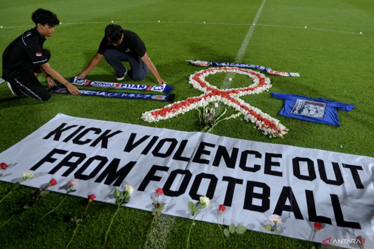 Tanggapi tragedi Kanjuruhan. Legenda sepak bola Pele: Kekerasan tak punya tempat dalam olahraga
