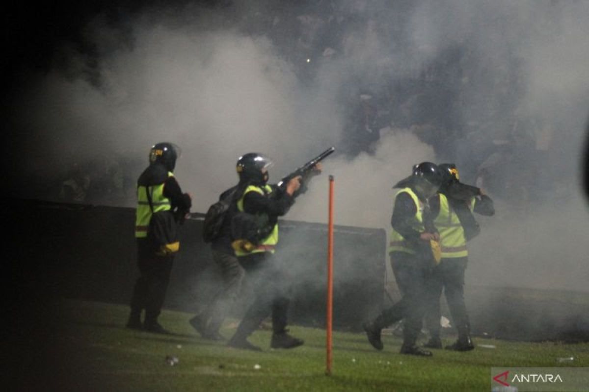 PSSI berikan 2 sanksi kepada Arema FC terkait kerusuhan di Stadion Kanjuruhan