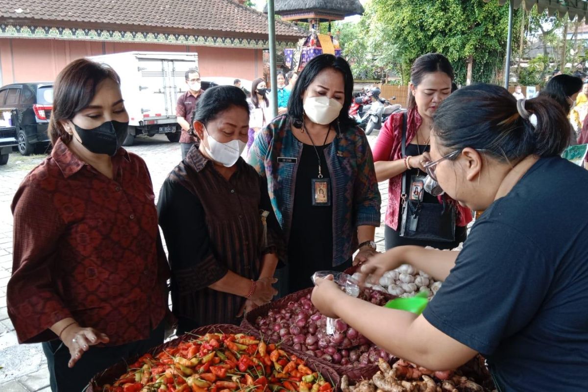 Pemkot Denpasar rutin gelar bazar pangan kendalikan inflasi