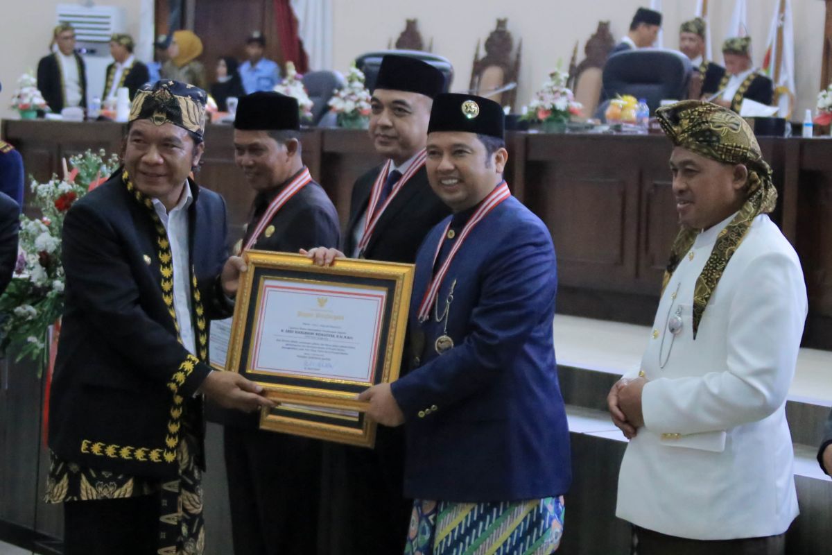 Wali Kota Tangerang raih penghargaan tokoh pembangunan di HUT Provinsi Banten