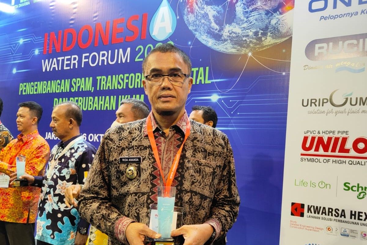 PAM Tirta Sago Payakumbuh terima penghargaan digitalisasi layanan pelanggan