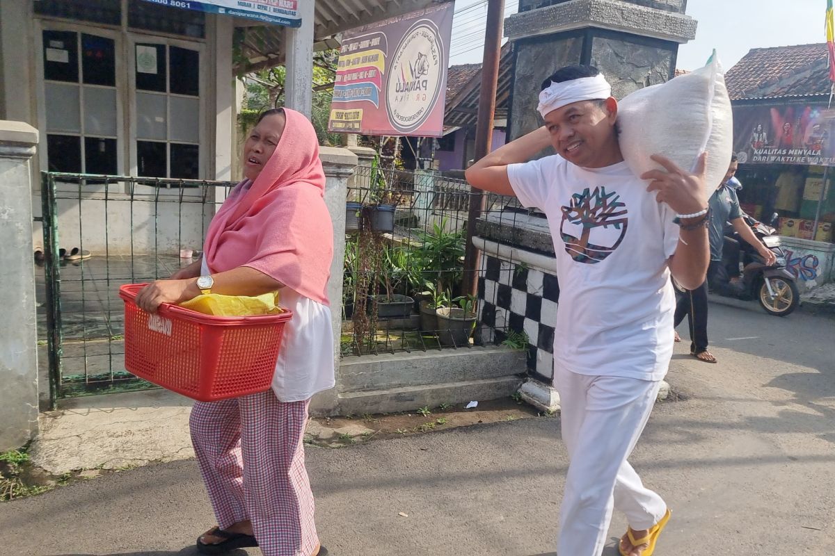 Dedi Mulyadi pilih bantu warganya dari pada sidang perdana perceraiannya