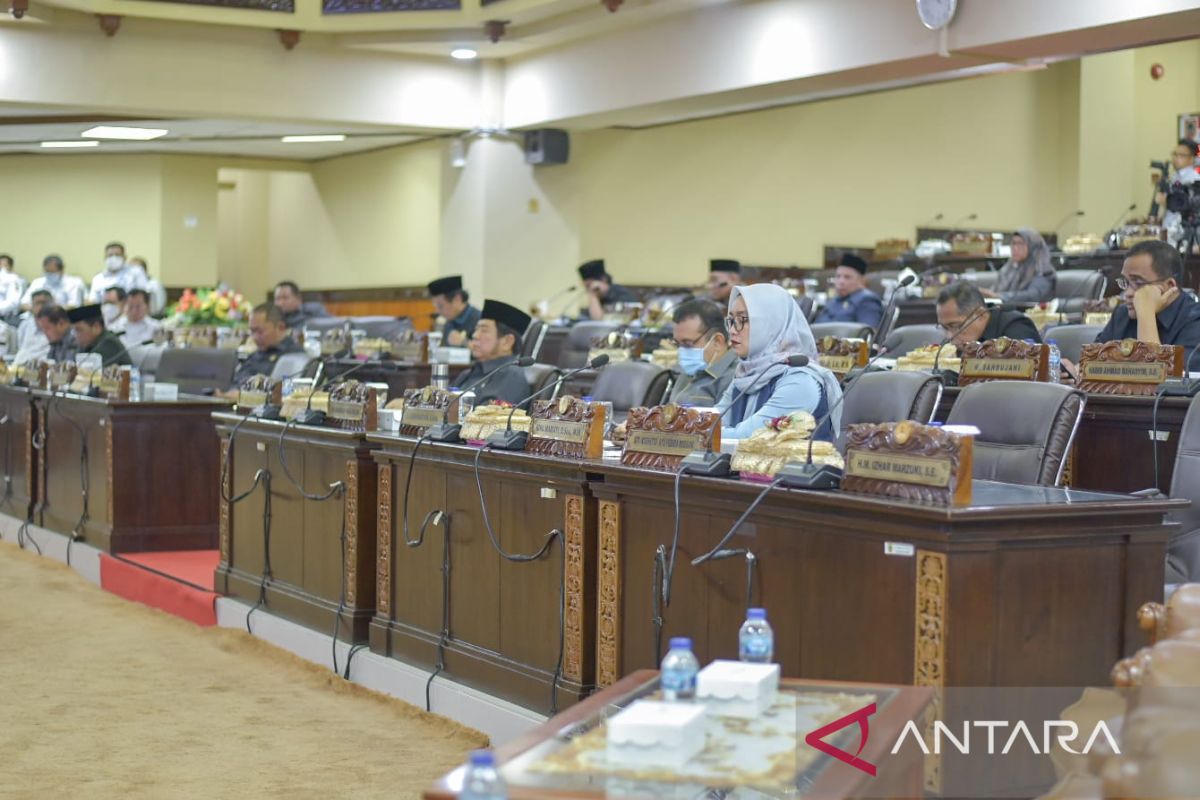 Penanganan jalan nasional yang longsor secara permanen