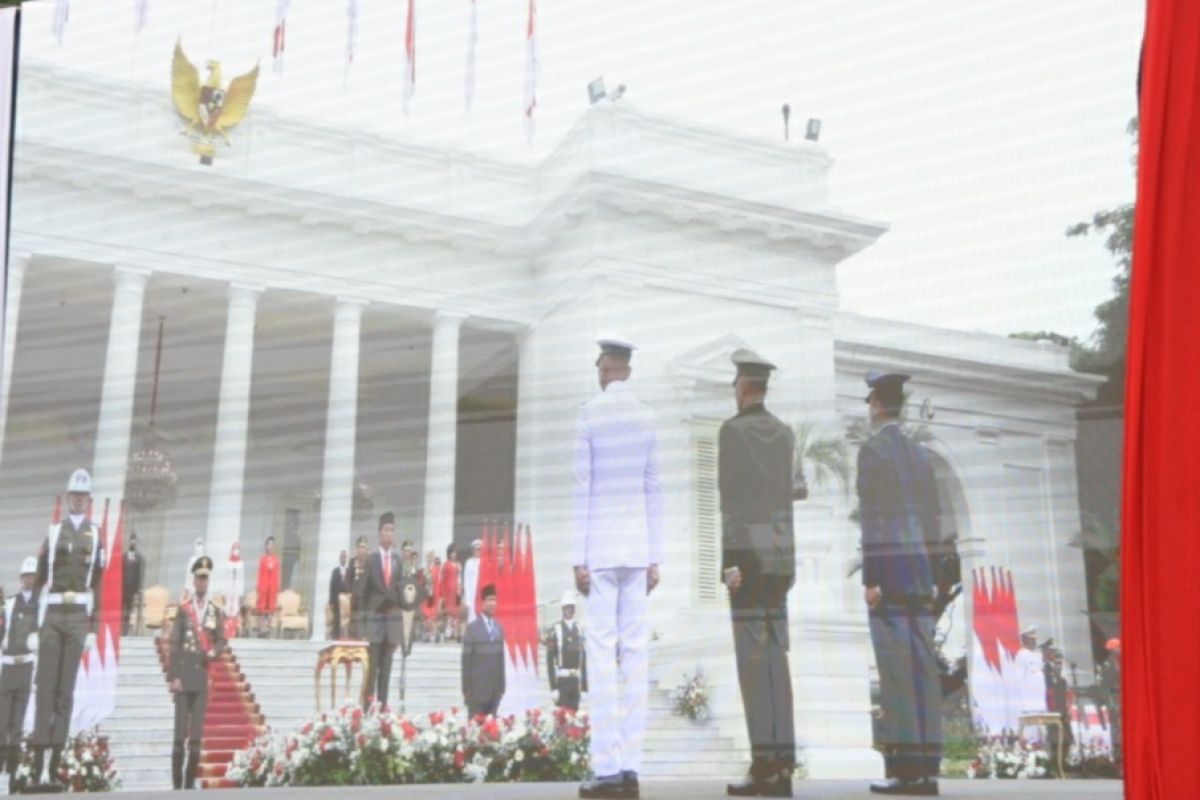 Presiden Joko Widodo Irup HUT TNI ke-77 di Istana Merdeka