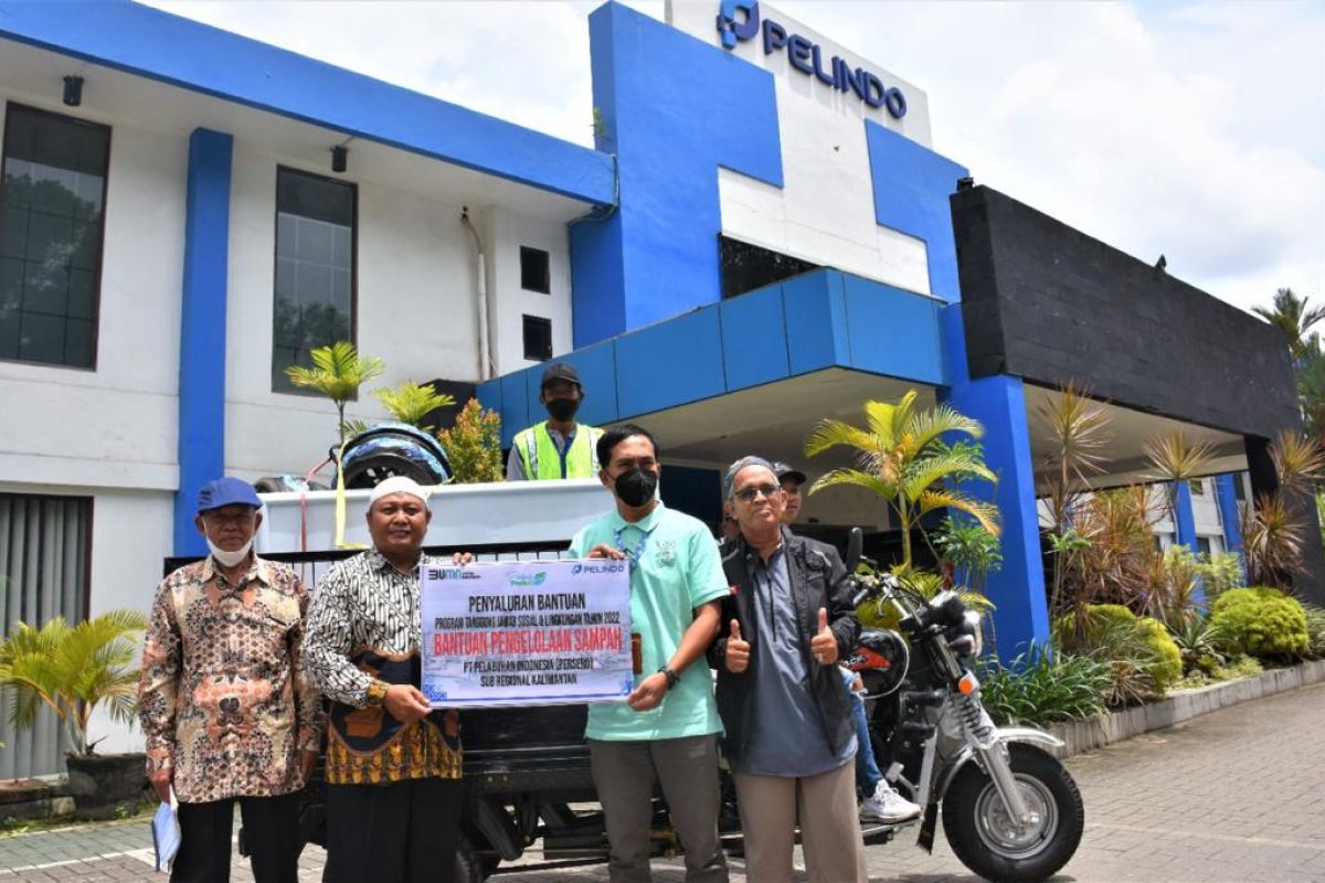 Pelindo salurkan bansos ke warga Banjarmasin