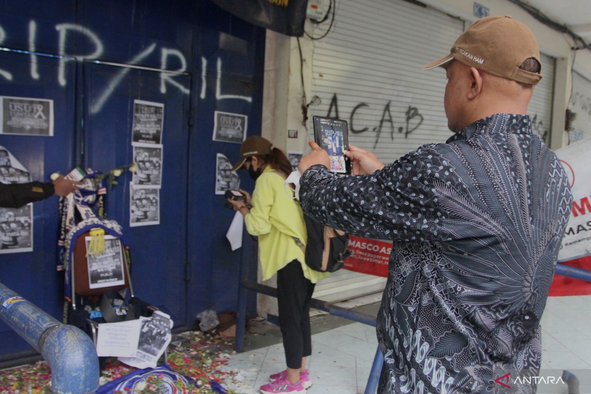 Komnas HAM: Pintu 13 Stadion Kanjuruhan terbuka sebagian kecil