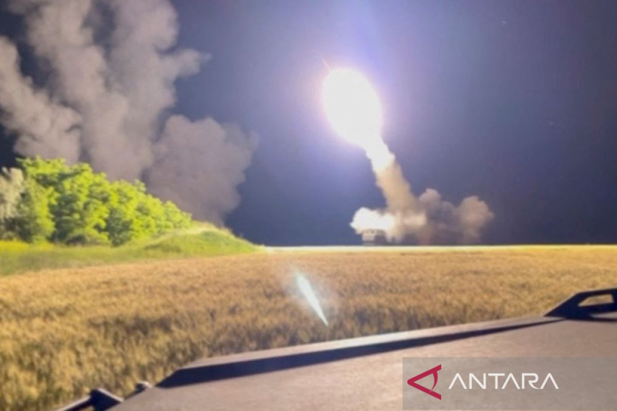 Amerika Serikat akan tambah pasokan peluncur roket untuk Ukraina