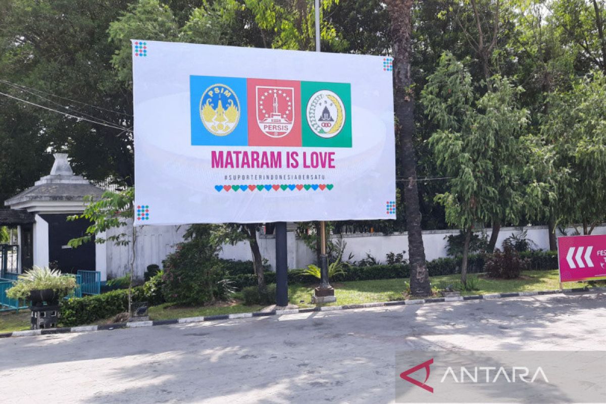 Gibran perintahkan pasang spanduk 'Mataram Is Love' di Manahan