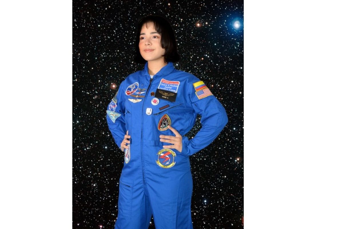 Mary Kay awards education grant to young woman aspiring to become first Latin American woman astronaut to visit Mars