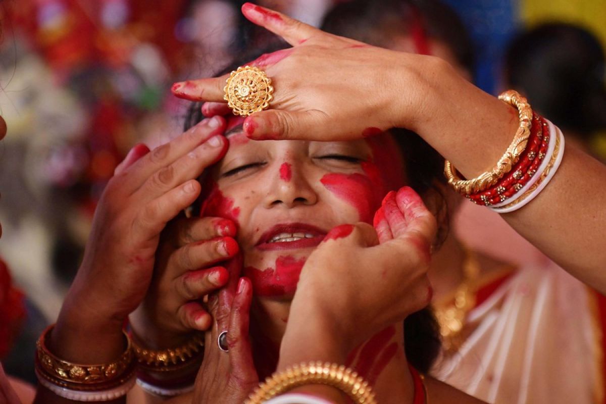 Album Asia: Para wanita Hindu rayakan Festival Dussehra di India