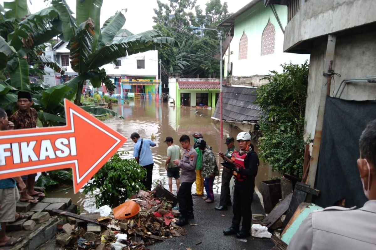 Pemkot Jaksel buka layanan pergantian dokumen warga terdampak banjir