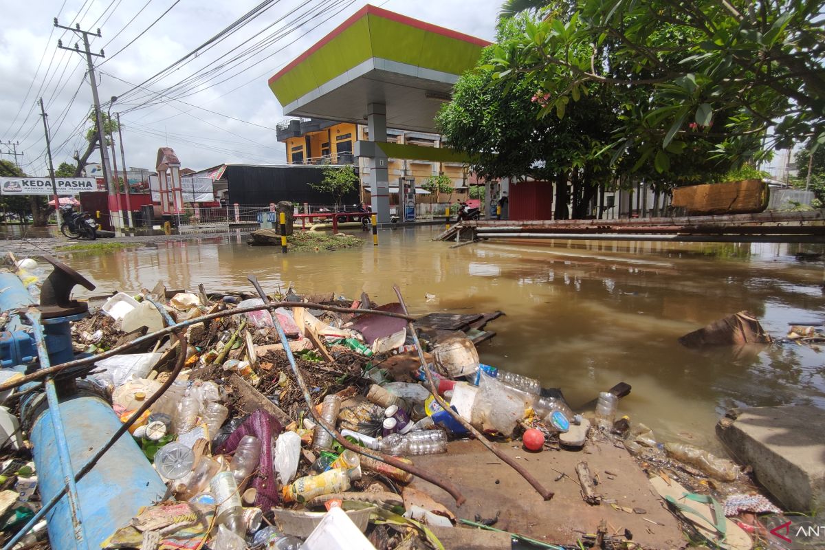 Ratusan warga Palembang terdampak banjir luapan Sungai Bendung