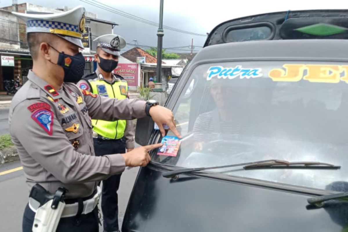 Polres Lombok Tengah ingatkan pengendara mencegah kecelakaan