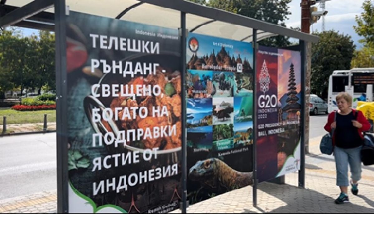 KBRI promosikan wisata, budaya Indonesia di halte bus Bulgaria