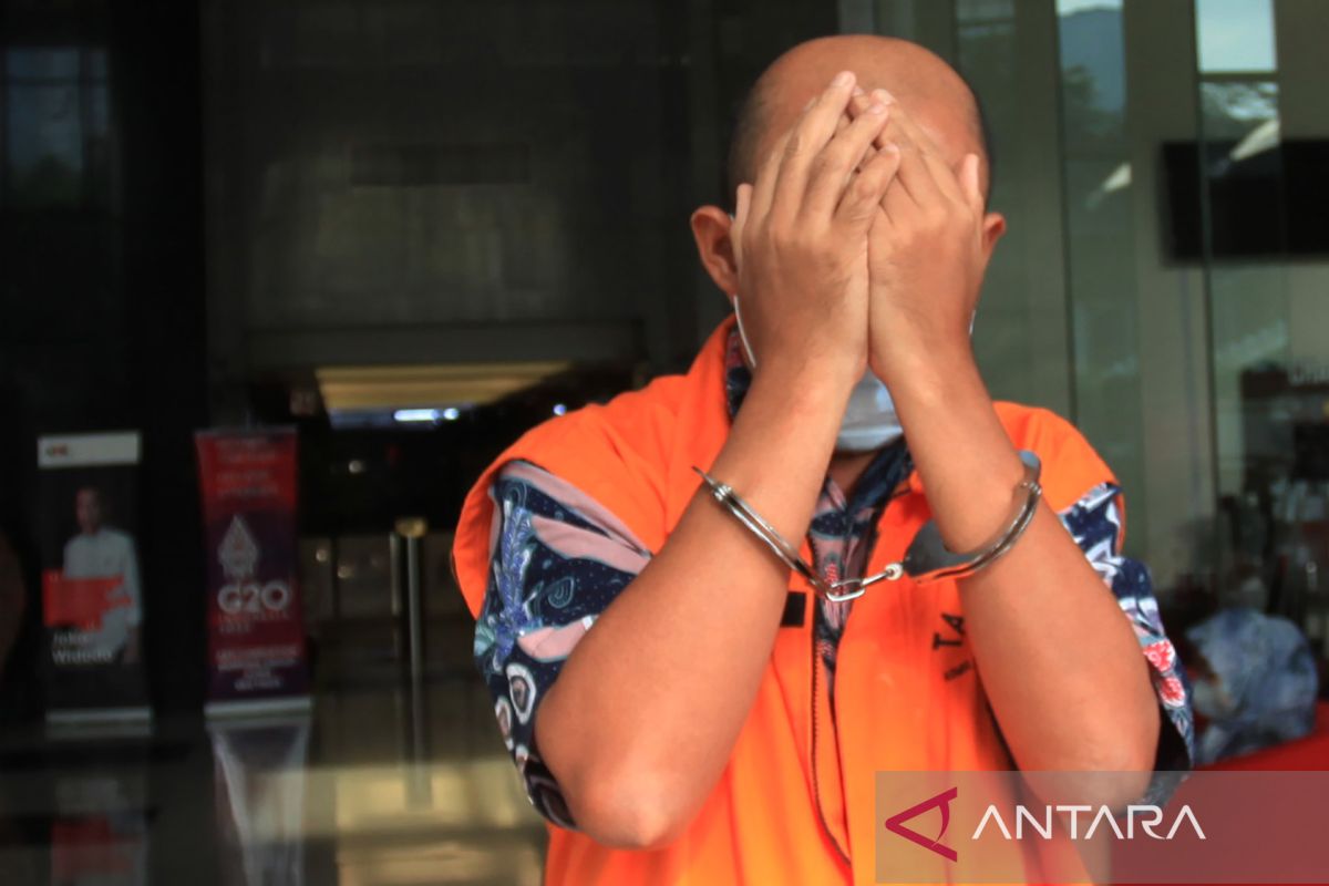 KPK perpanjang penahanan bupati Pemalang nonaktif selama 30 hari