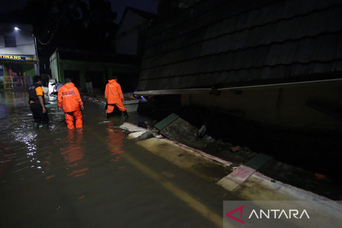 270 jiwa warga Jaksel diungsikan usai hujan deras pada Kamis