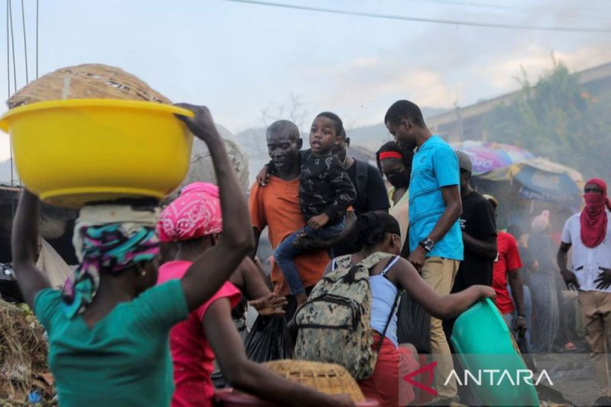 Terminal BBM dikepung geng, Presiden Haiti minta bantuan asing