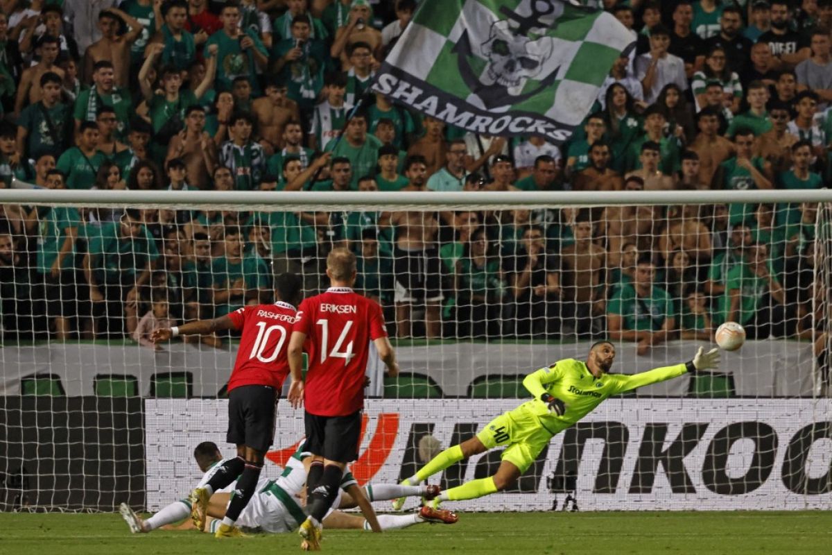 Manchester United kesusahan meski menang 1-0 atas Omonia Nicosia