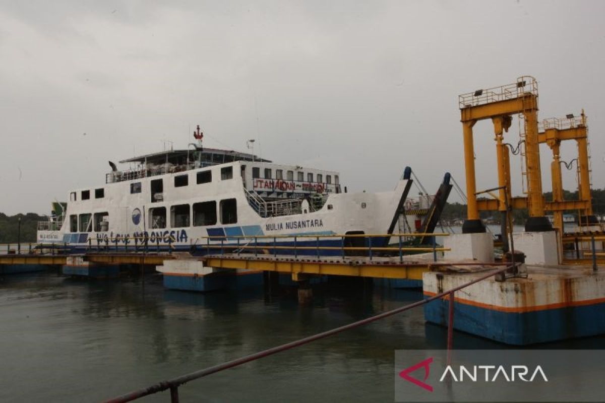 ASDP imbau warga untuk taati aturan naik kapal saat cuaca buruk