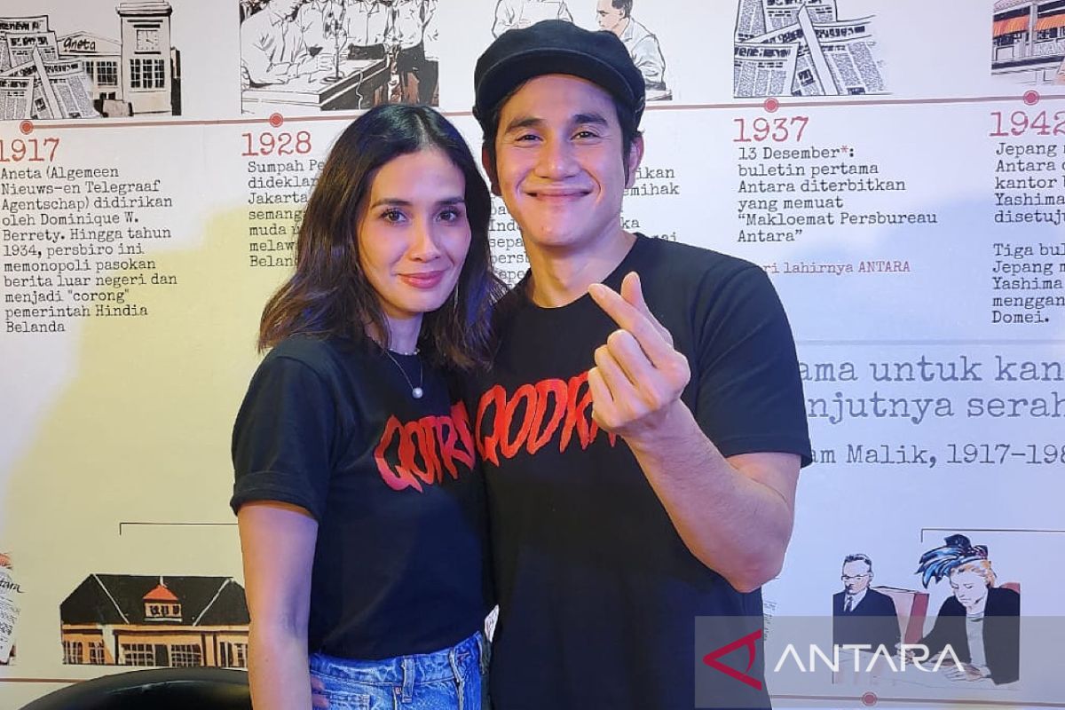 Vino Bastian dan Marsha Timothy rayakan satu dekade pernikahan