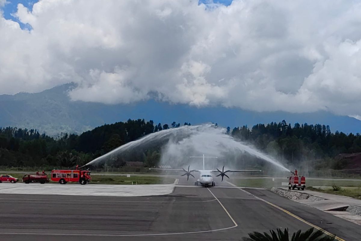 Rute pesawat Toraja-Balikpapan resmi dibuka