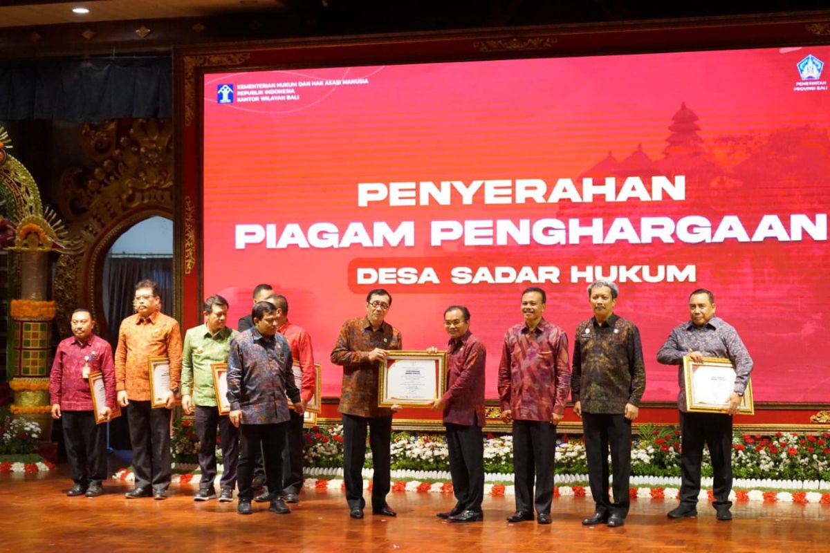 Tabanan Bali raih penghargaan Anubawa Sasana Desa