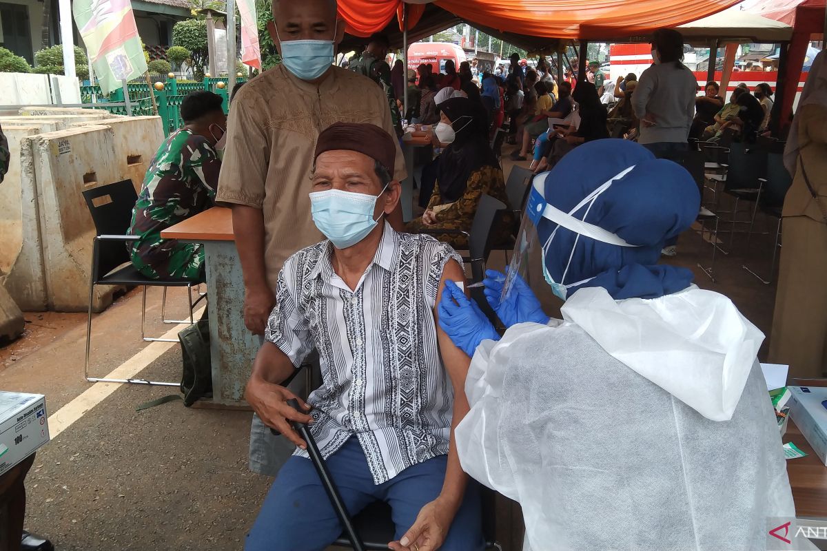 Jakarta Health Office seeks regional COVID-19 vaccine transfers