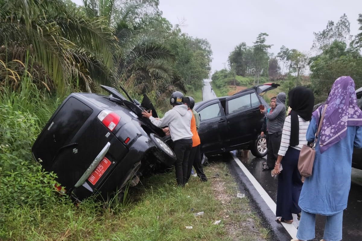 Mobil operasional BNNK Batanghari alami kecelakaan di Jalan Ness, sejumlah penumpang terluka