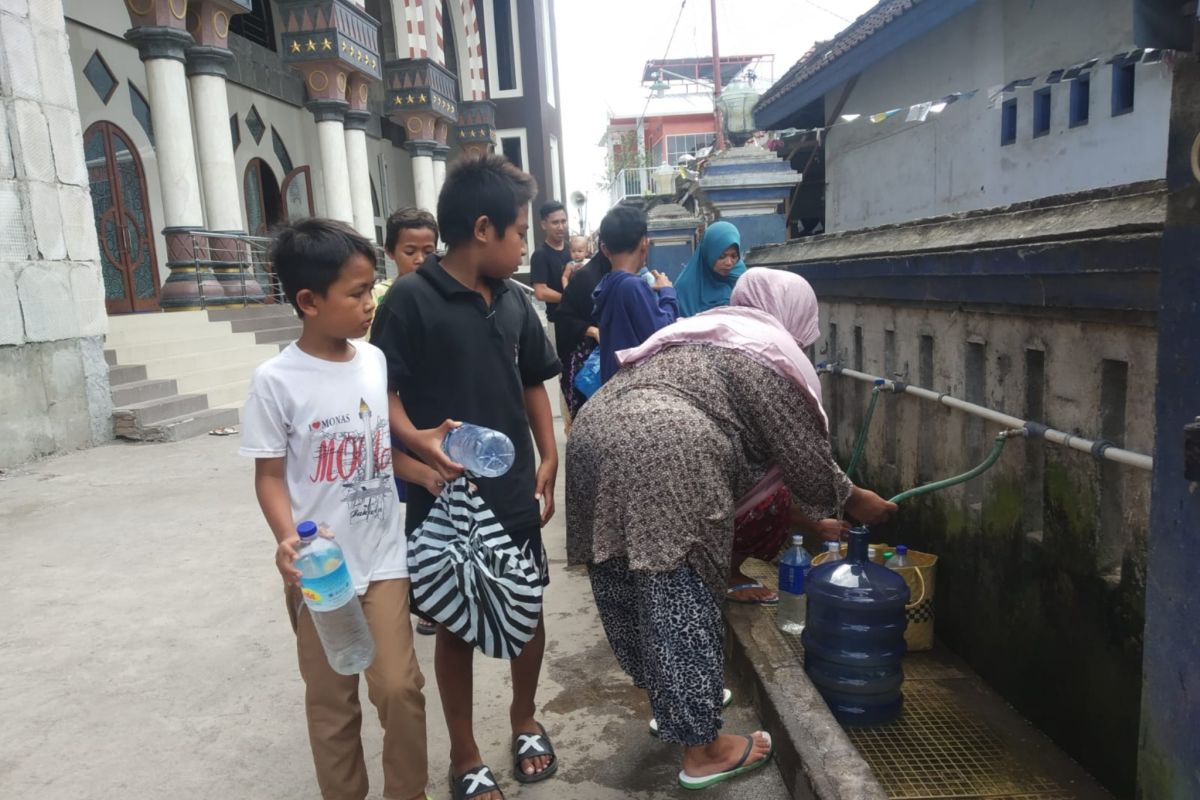 Viral! air sumur di Masjid Sekarbela disebut-sebut keluarkan aroma wangi (video)