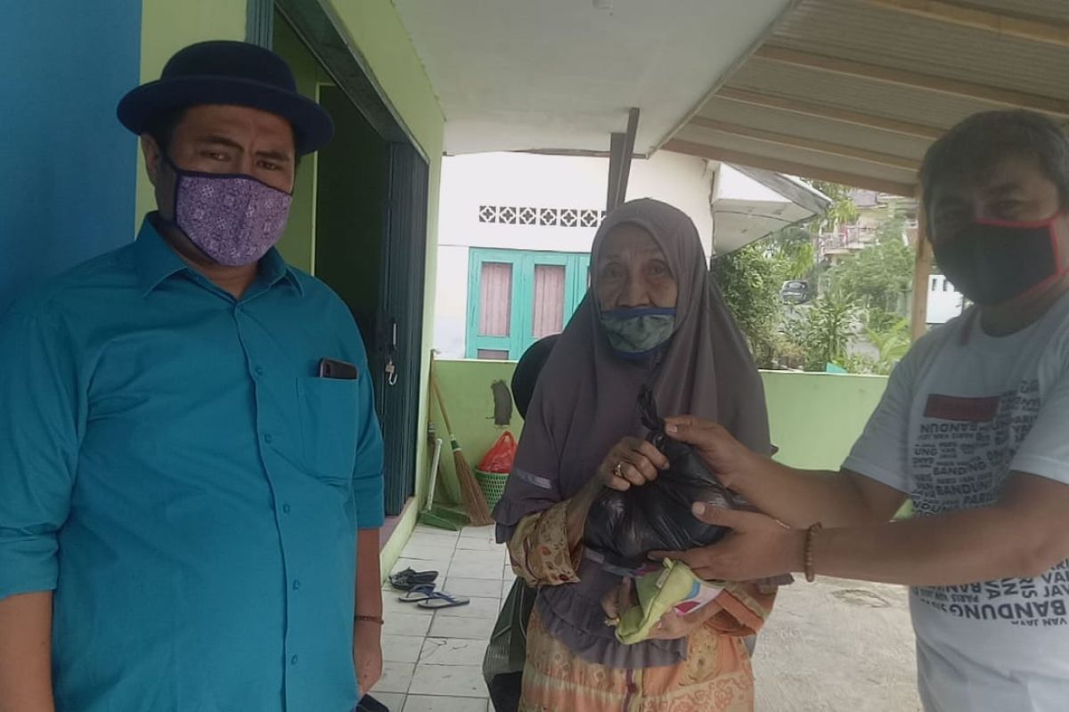 PWI Lebak Banten distribusikan 200 Kg telur bagi keluarga rawan stunting