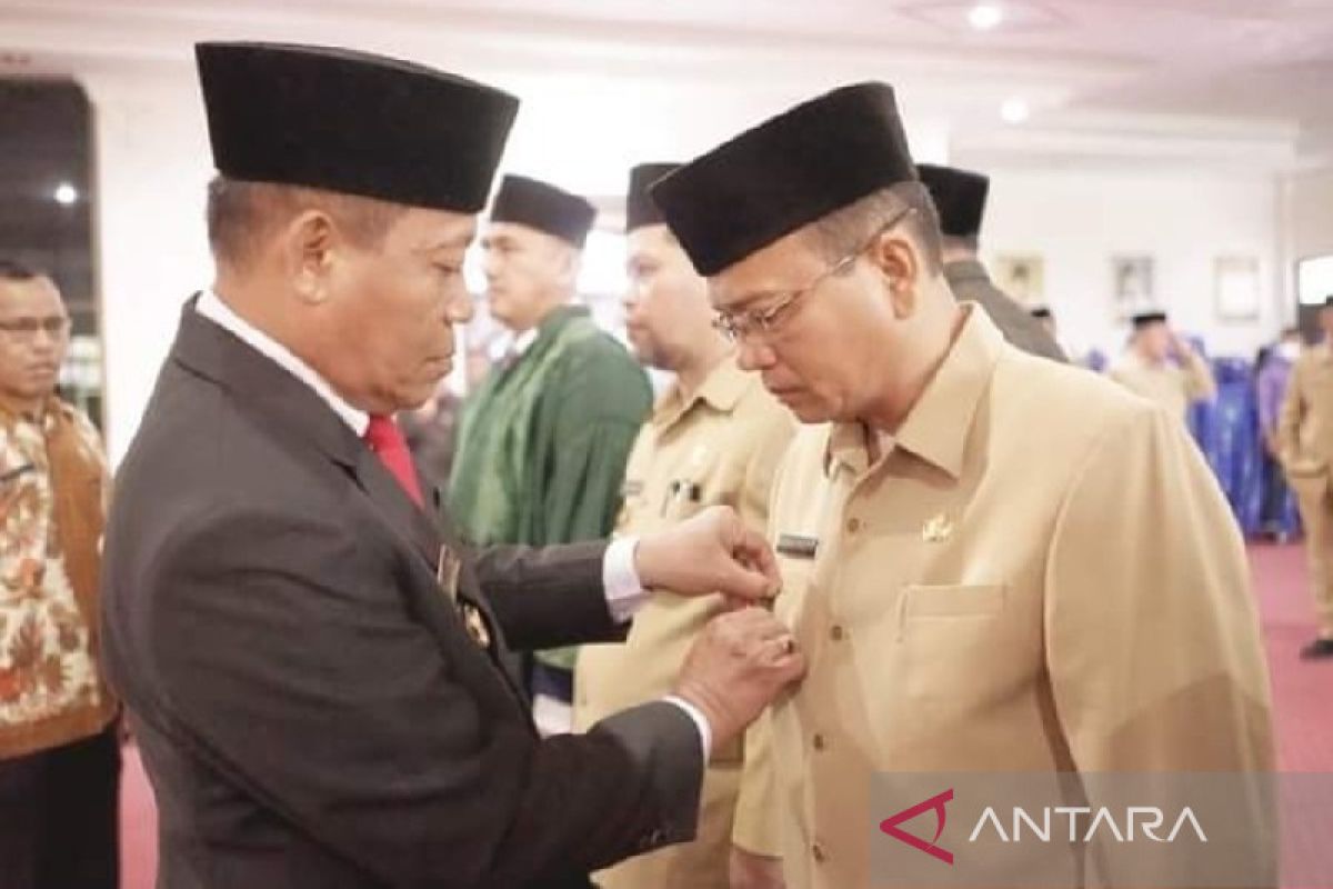 Wali Kota Tanjungbalai Waris lantik 16 Pejabat Eselon II