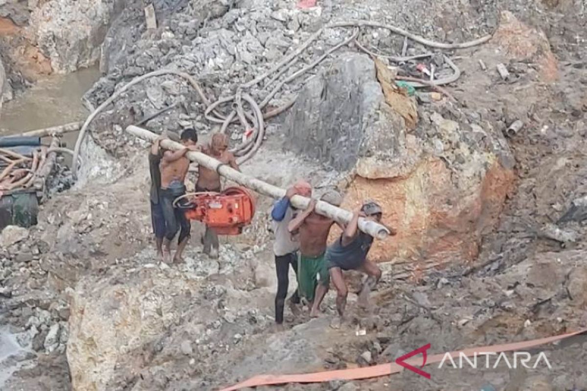 Artikel - Meredam tambang timah ilegal di Bangka Belitung dengan WPR