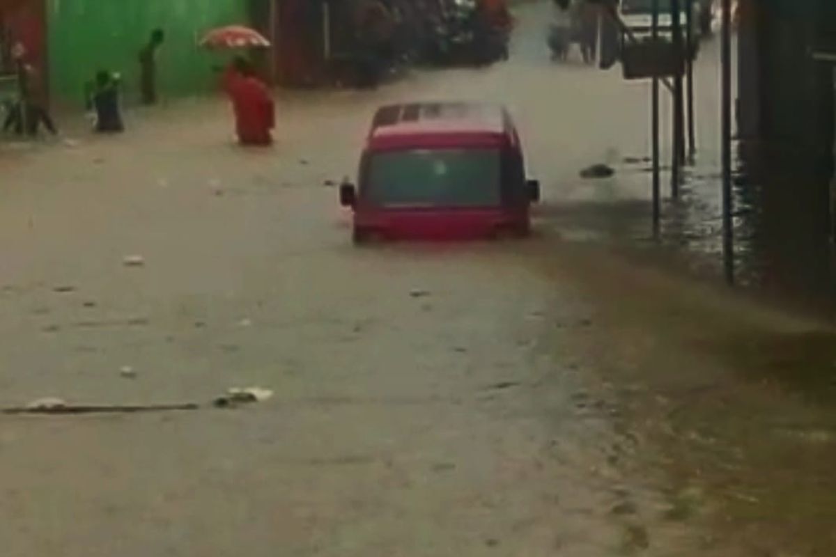 Ratusan warga Purabaya Sukabumi terdampak bencana banjir