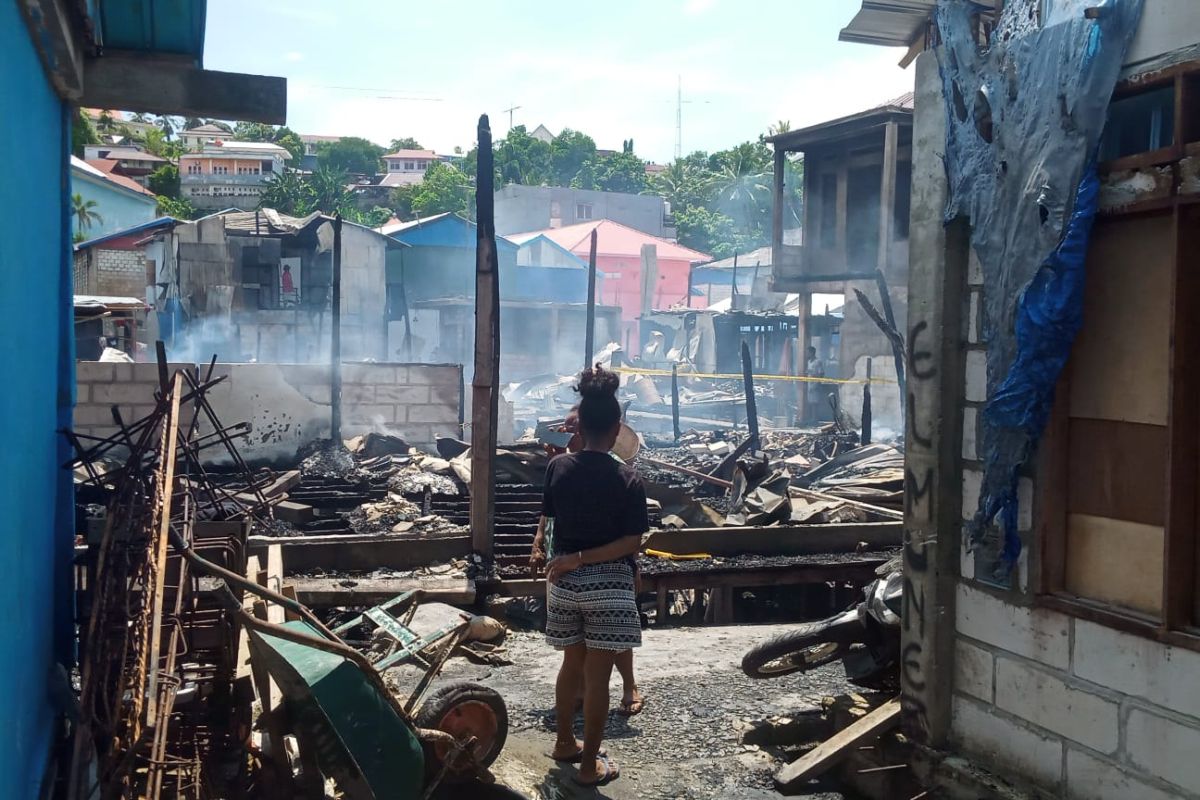 Pemkot Jayapura beri pelayanan dokumen kependudukan korban kebakaran